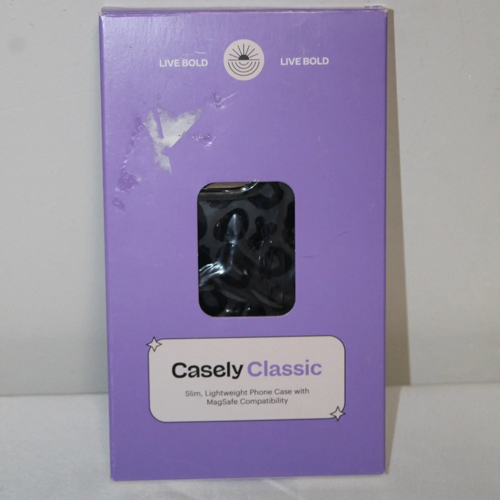 Casely Classic Into the Wild Black Leopard Case. 16 Pro